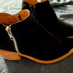Like new, black low cut booties.
